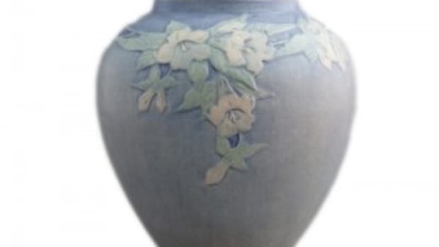 Newcomb College art pottery vase