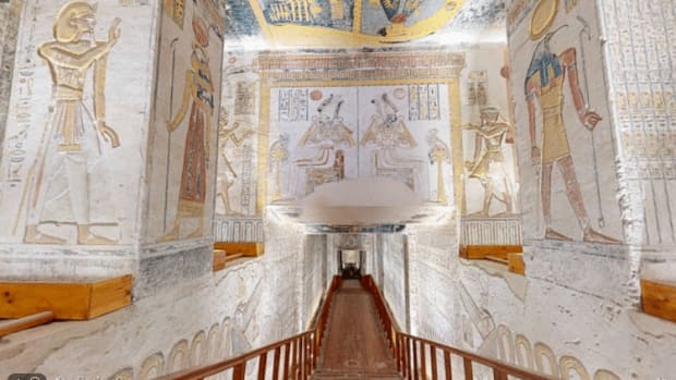 Part of the corridor of the tomb tour.