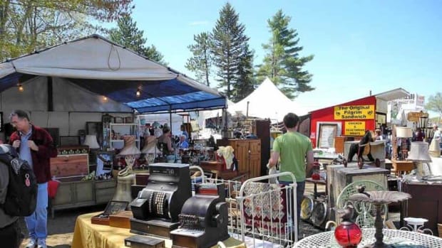 Featuring 5,000 dealers, Brimfield Antique Flea Markets is believed to be the most popular and largest such event in the U.S.