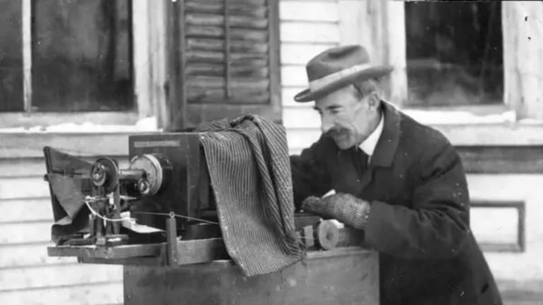Vermont Farmer First to Capture Photos of Snowflakes in 1885