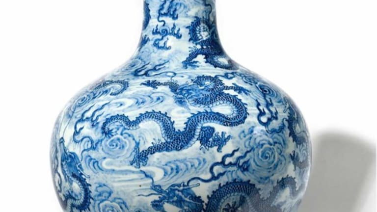 'Ordinary' Chinese Vase Shocks the World, Sells for $8.8 Million at Auction