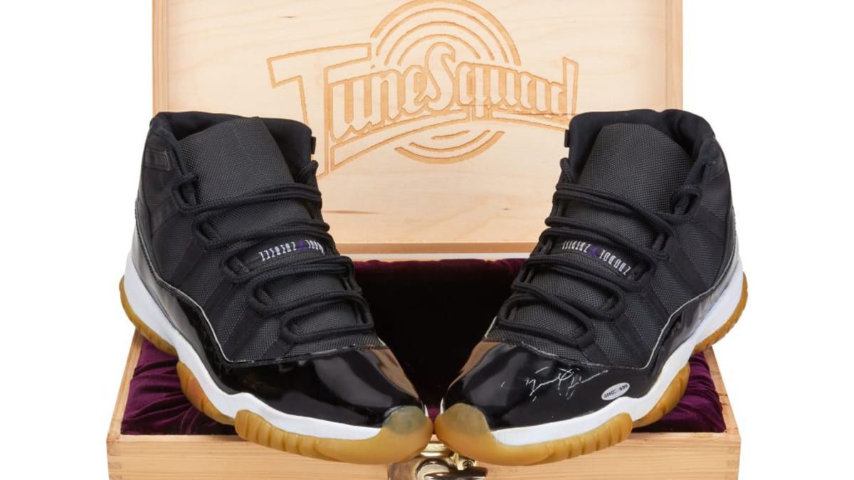 Flyers! Jordan's 'Space Jam' Shoes Sell for $176K Antique Trader