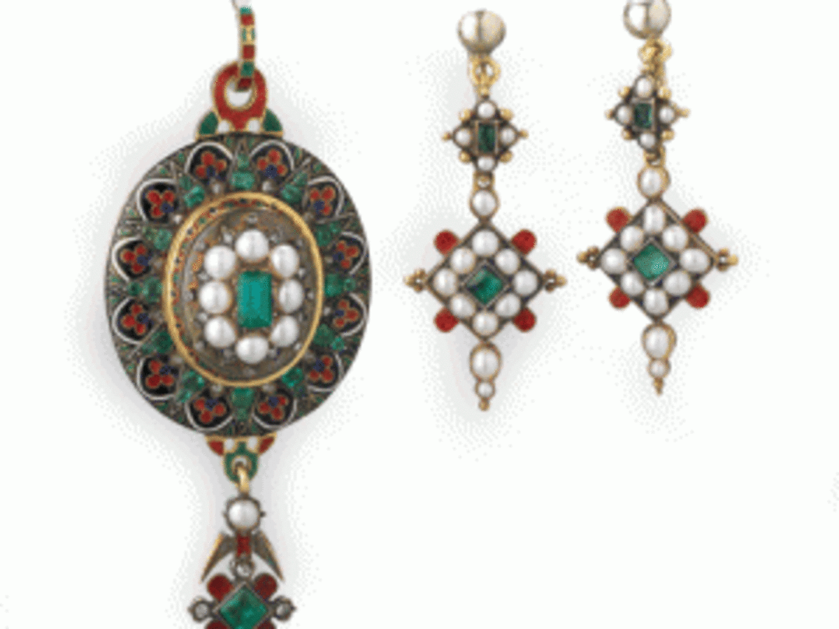 Vintage earrings in Oriental style  Long Earrings with Chains  Costume jewelry for women