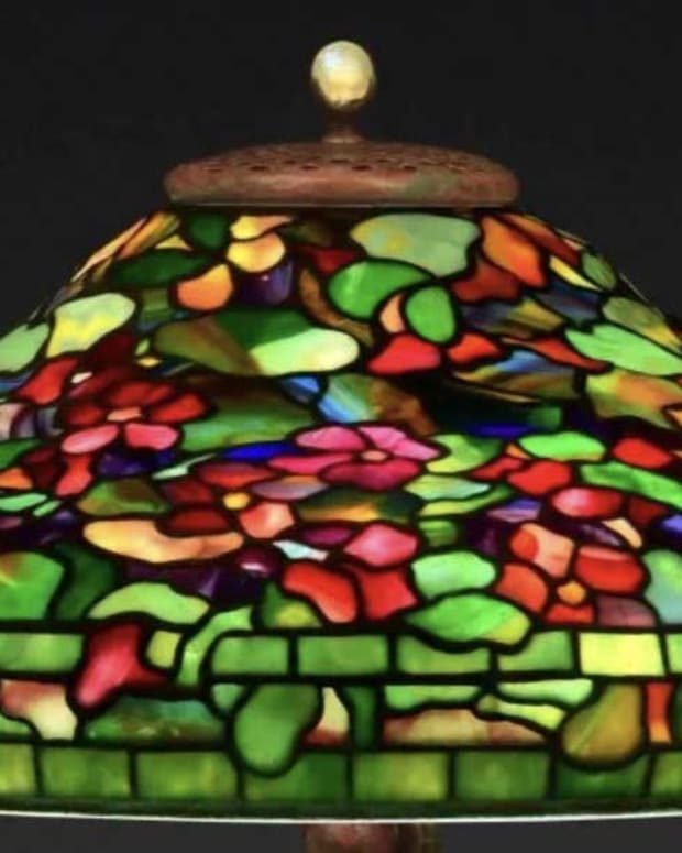 Tiffany Nasturtium table lamp shade