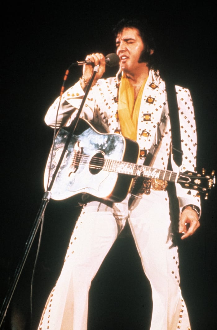 Elvis performing in the jumpsuit in 1972.