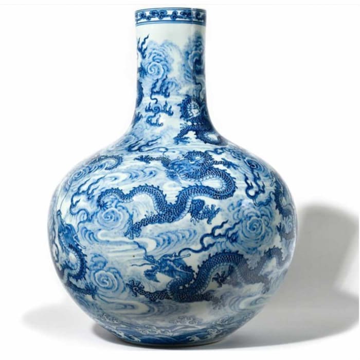 The Tianqiuping-style vase