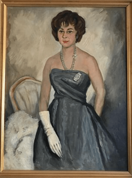 The commissioned oil painting of Elena Jofré Serey de Chavez in her Dior ballgown is dated 1965.