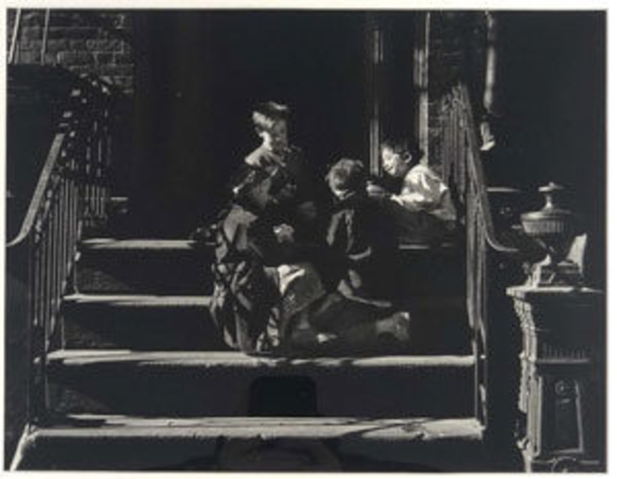  Waler Rosenblum, “Gypsy Children Playing Cards,Pitt Street, New York, 1938.”