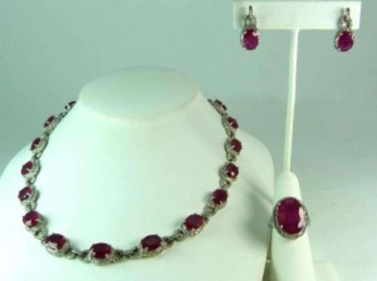 Magnificent ruby, diamond and 14kt gold jewelry suite, with an appraised replacement value of $40,000-$50,000 from 2012 (est. $25,000-$35,000).