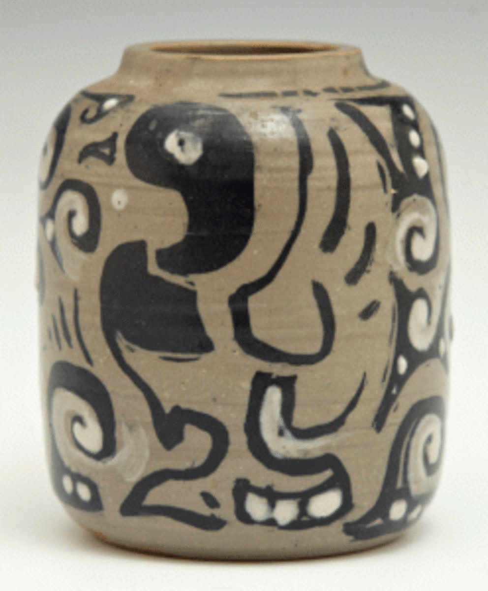 Shearwater pottery vase