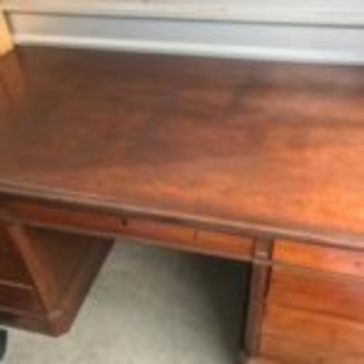 Stow & Davis desk submitted for appraisal