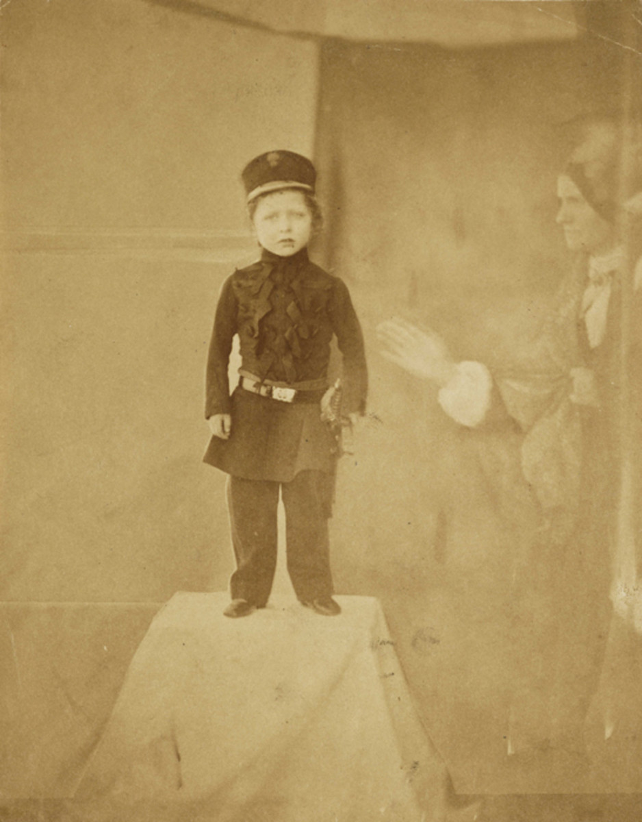 Roger Fenton's portrait of Prince Arthur, 1854, with a "ghostly" figure.