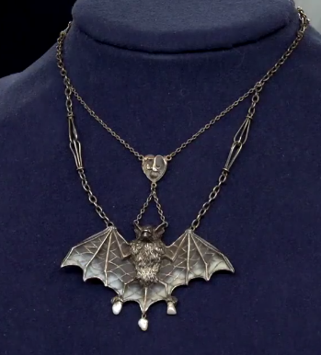 This silver and plique-à-Jour enamel bat festoon necklace with seed pearls, circa 1900, was appraised on “Antiques Roadshow” in 2017 between $4,000-$6,000.