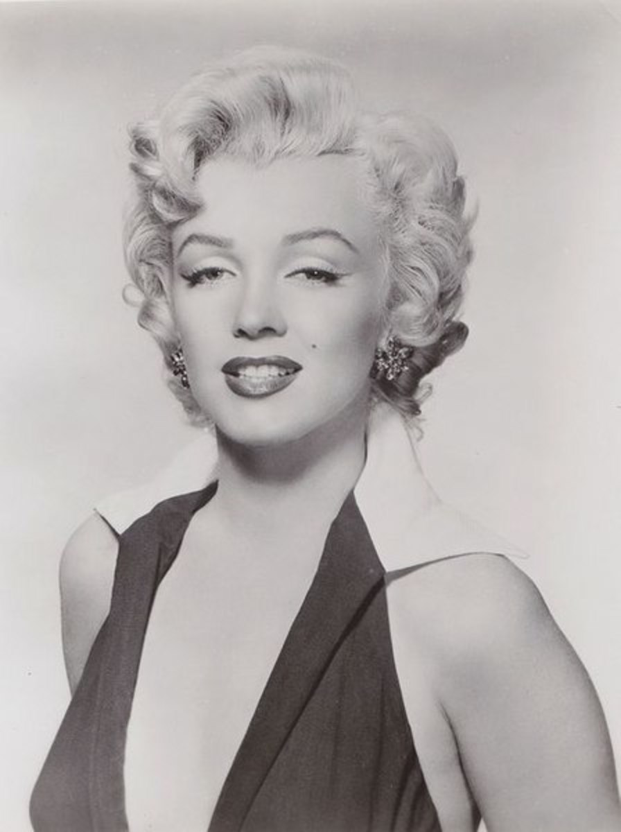 Warhol based his silkscreen of Monroe on this promotional shot of her taken by photographer Eugene Kornman for the movie, Niagra.