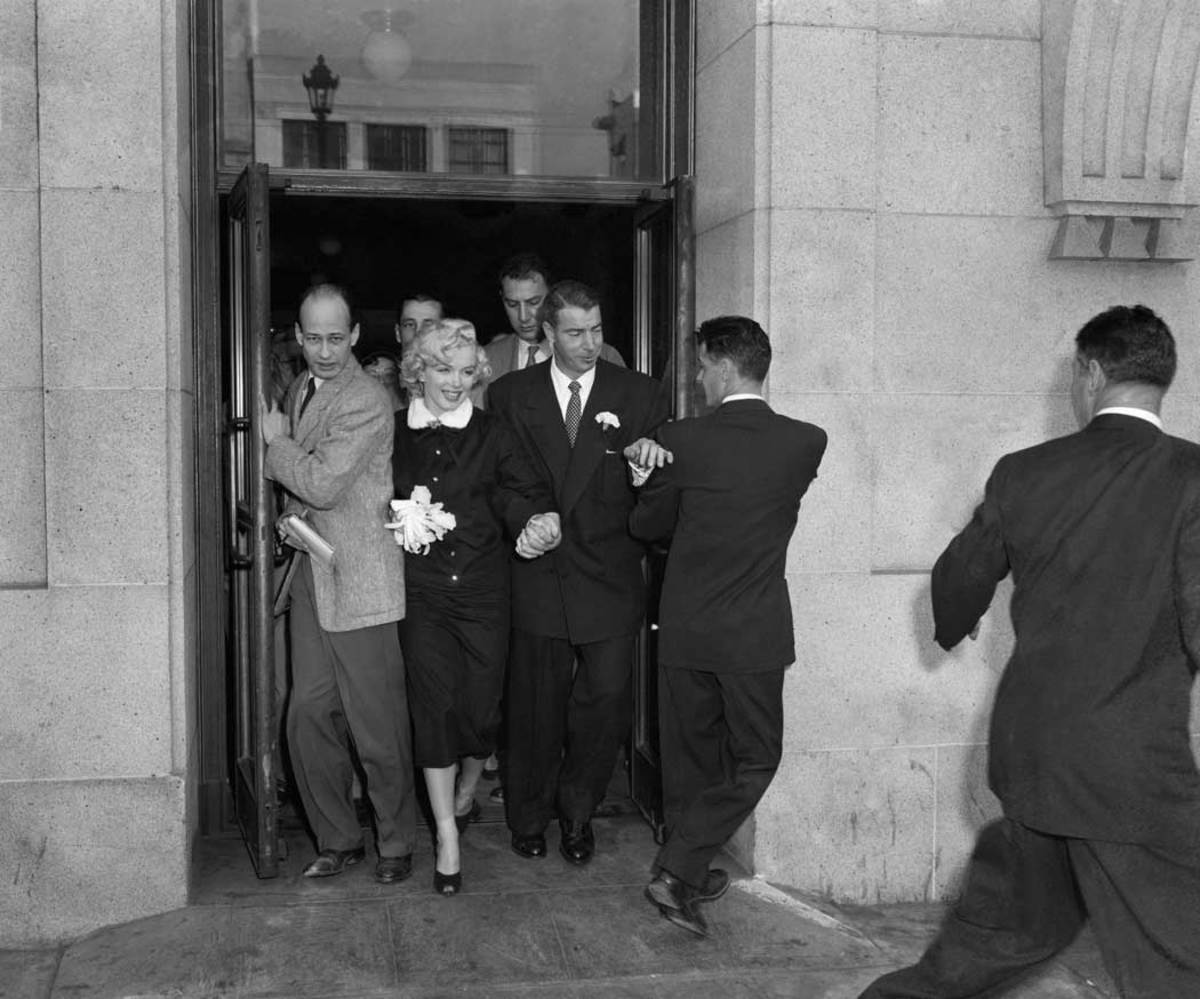 Marilyn Monroe and Joe DiMaggio wedding