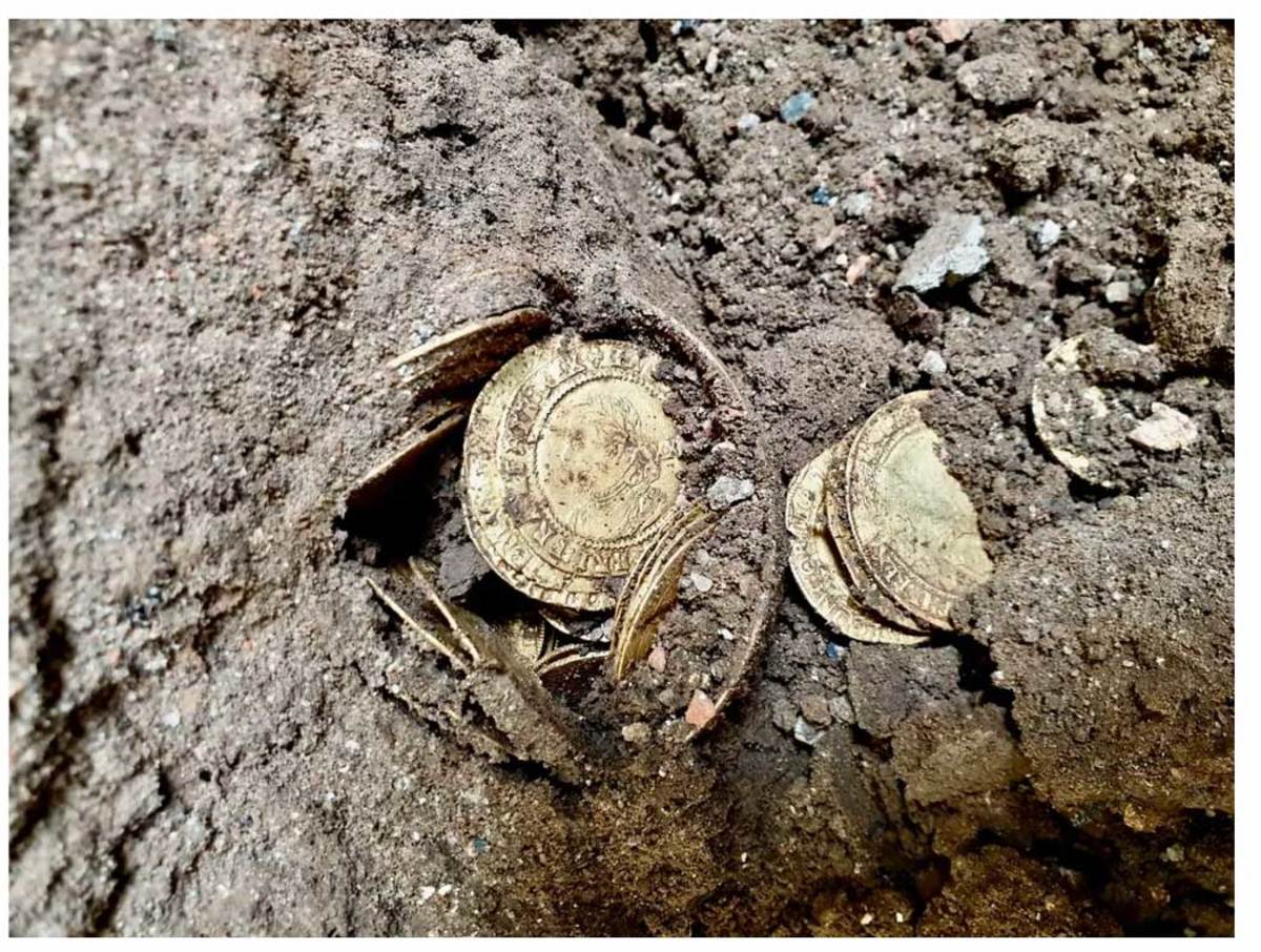 British couple finds gold coins