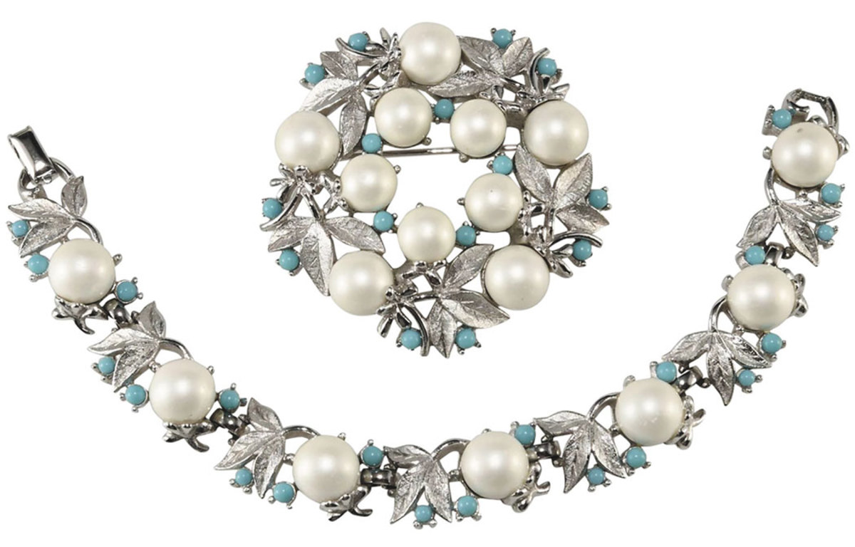 Sarah Coventry “Alaskan Summer” brooch and bracelet set, 1960. Value: $40-$60.