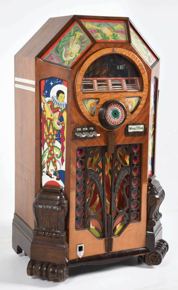 Circa-1942 Wurlitzer ‘Victory’ jukebox with beautiful Art Deco styling. Three slots for nickel, dime or quarter. Estimate $4,000-$8,000.