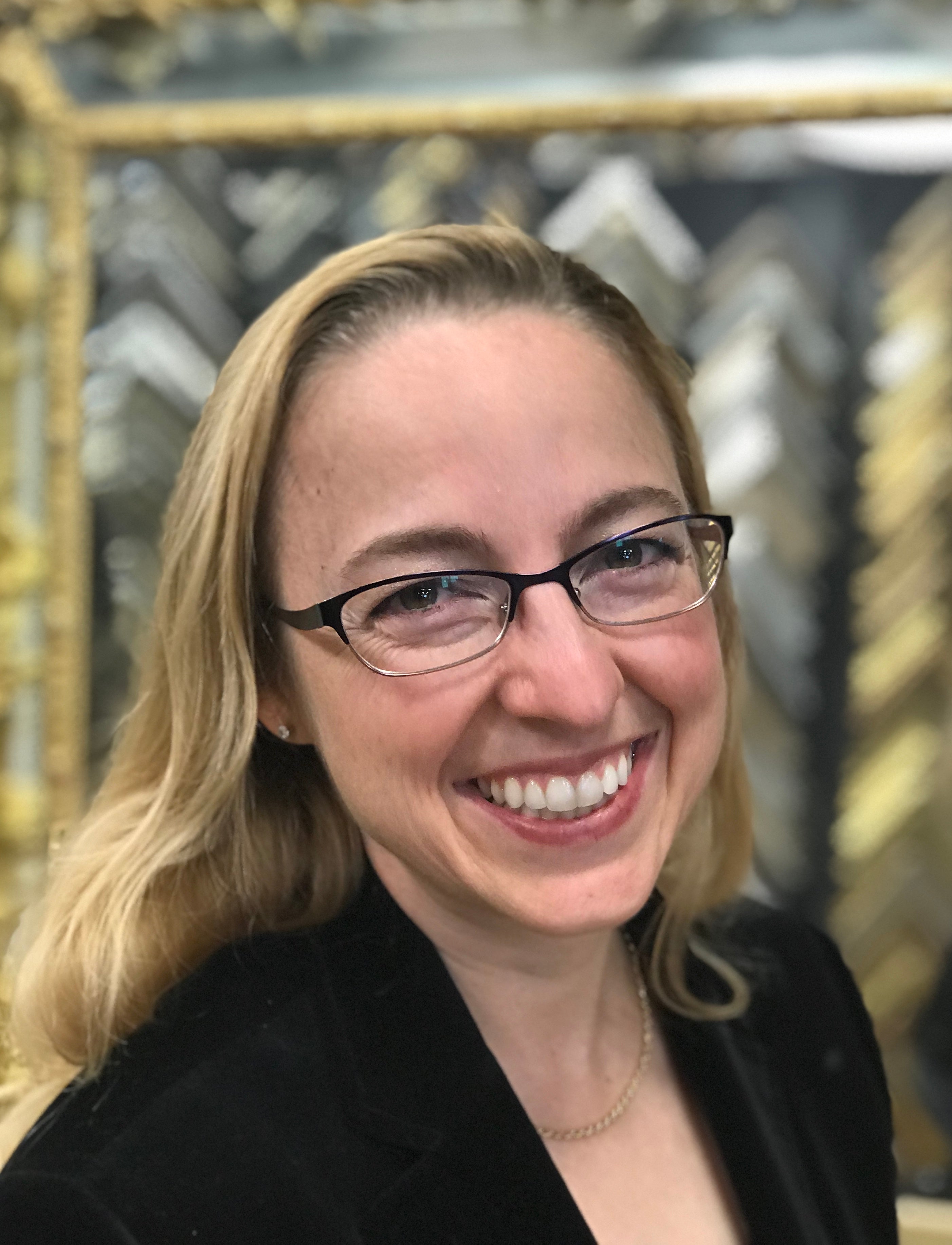 april-headshot-2019.jpg