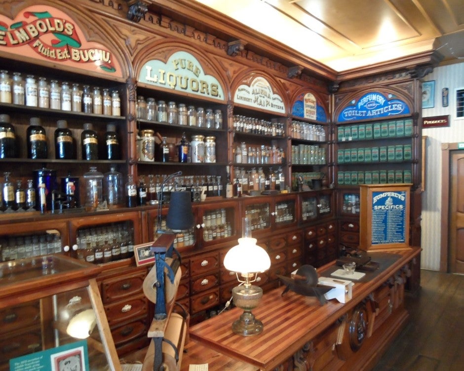 hooks_museum_interior_2.jpg