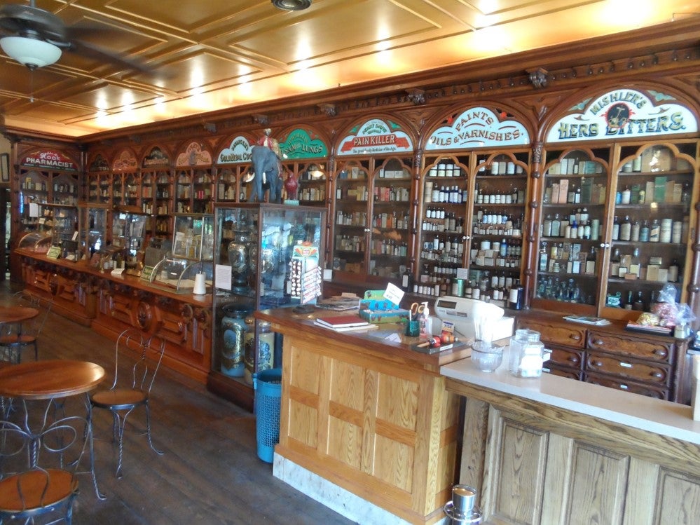 hooks_museum_interior_1.jpg