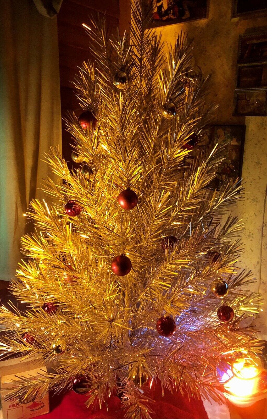 Aluminum Christmas Trees Are Yuletide Cool - Antique Trader, image size:1020x1600