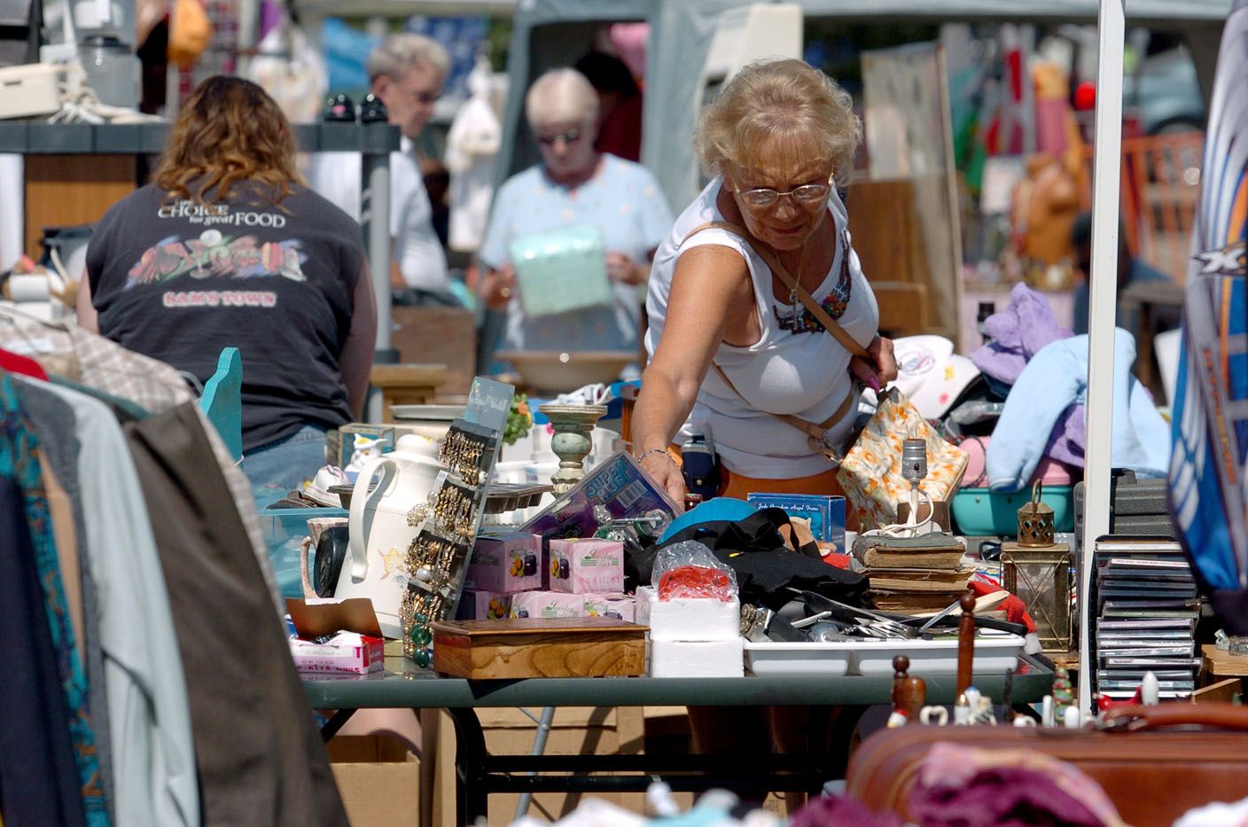 127-corridor-yard-sale-generic.jpg