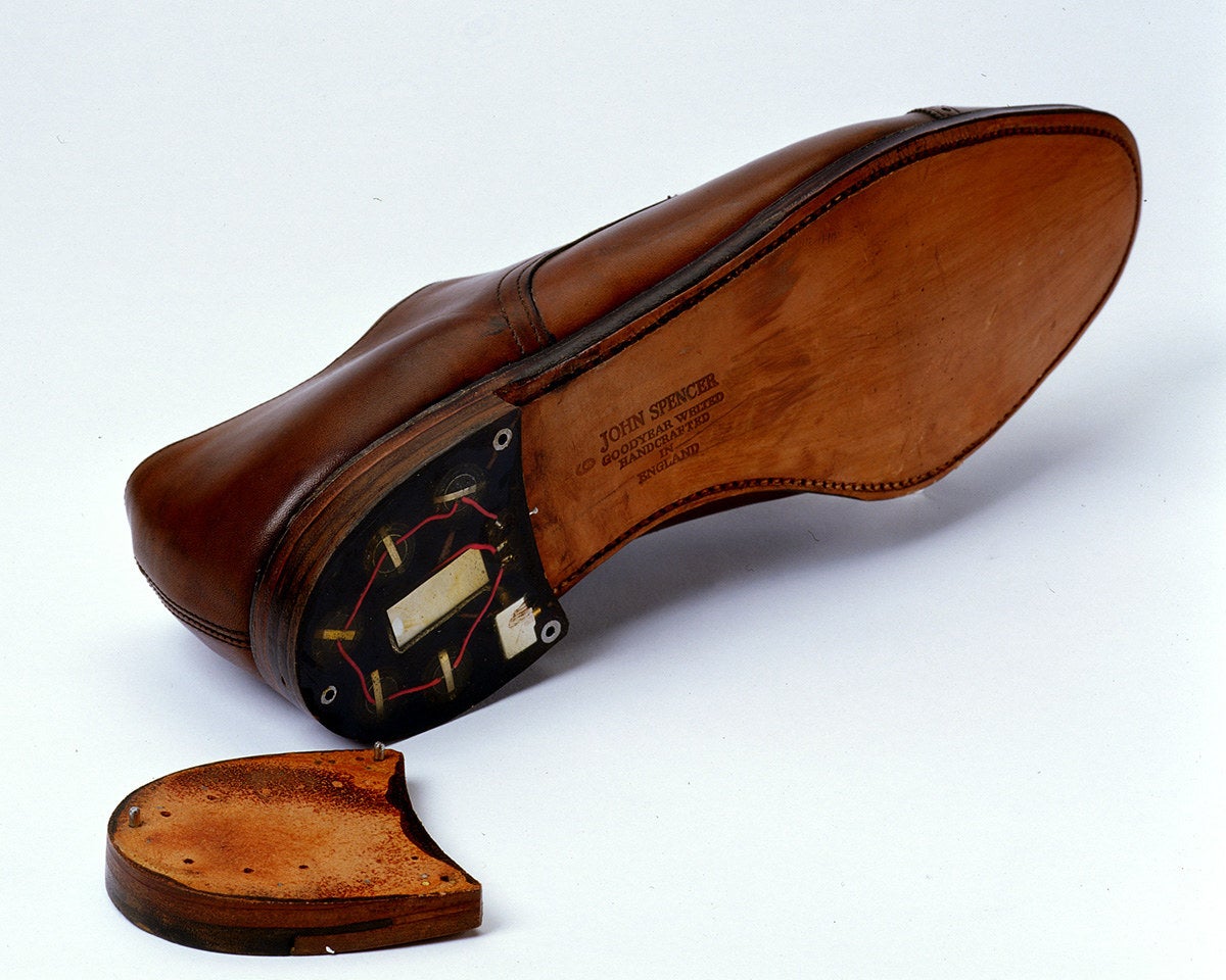 spyshoe2.jpg