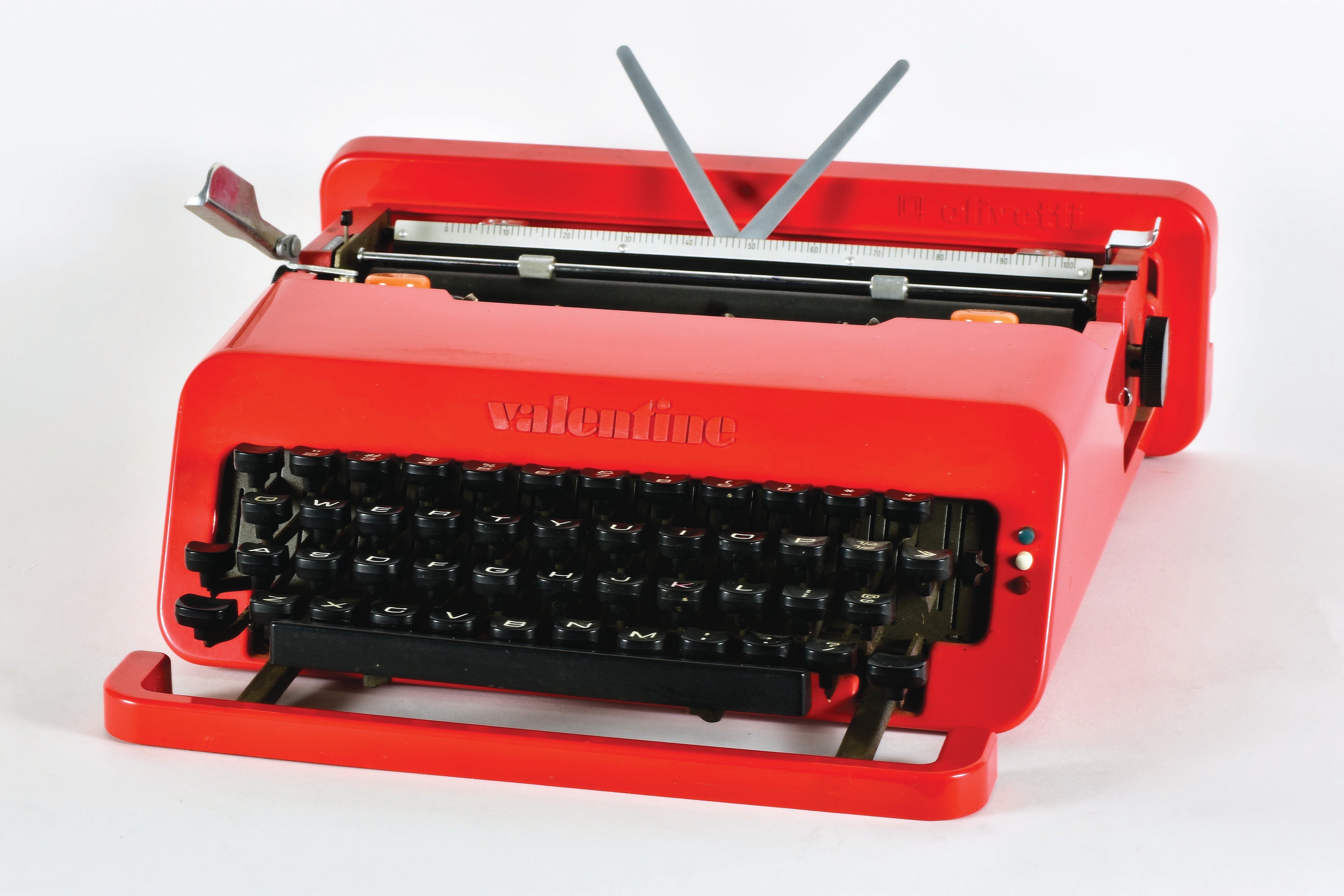 olivetti-valentine_1969.jpg