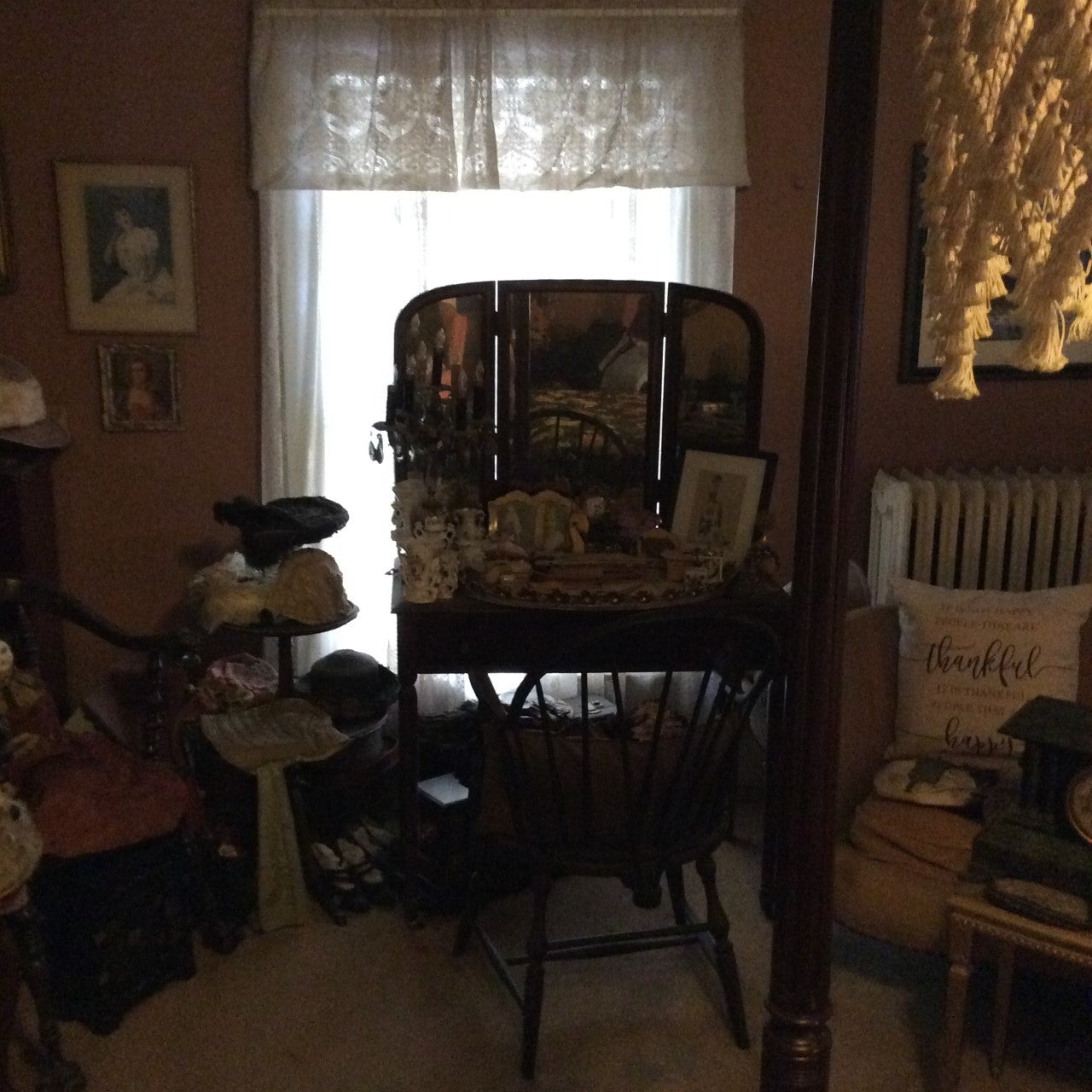 susanbedroom1.jpg