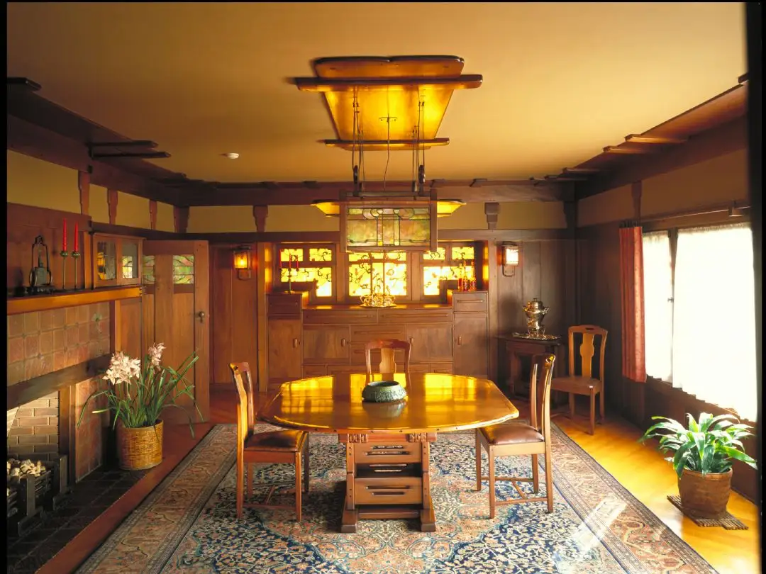 What is the Arts \u0026 Crafts Furniture Philosophy? - Antique Trader, image size:1080x810