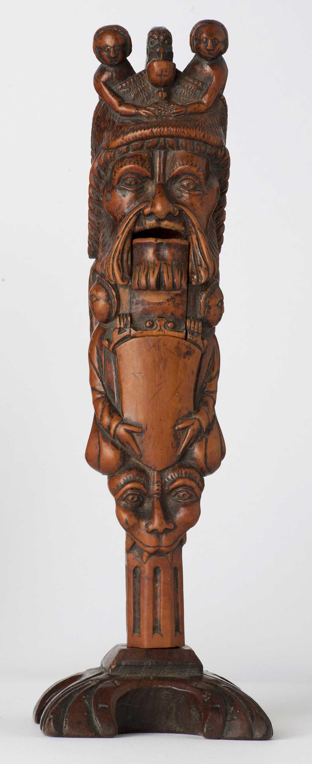 decorative-figural-nutcracker_web.jpg