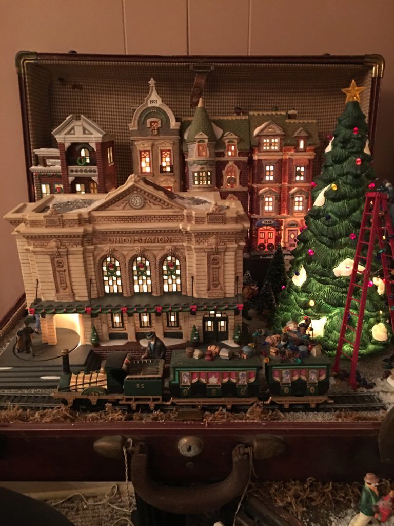 department56christmasdisplaytrain.jpg