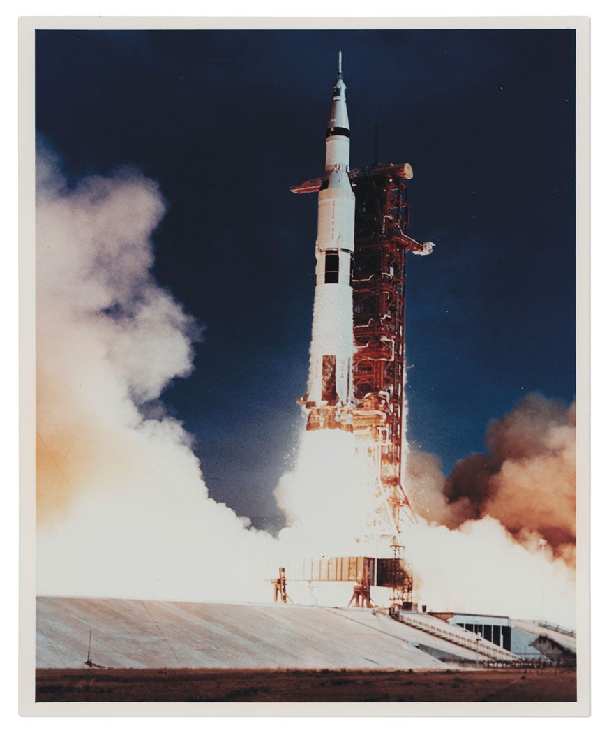 apollo-11-first-man-liftoff.jpg