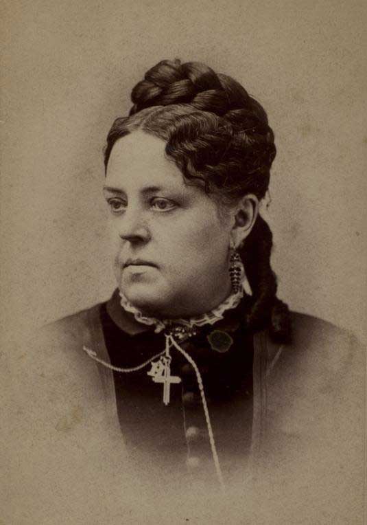 esther-howlandweb.jpg