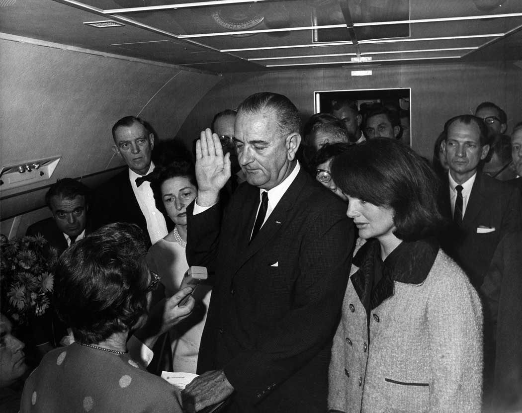 jackiekennedypinksuit3web.jpg