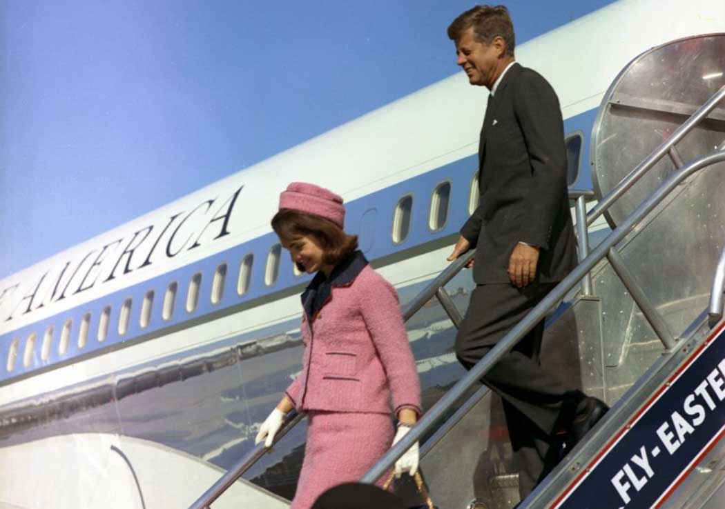 jackiekennedypinksuit1web.jpg