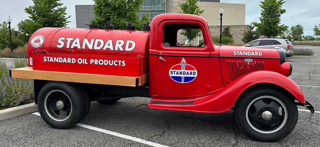 131_1935-ford-model-18web.jpg