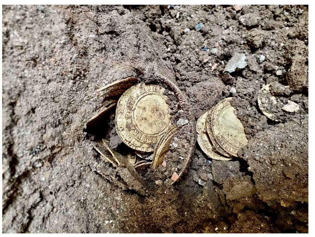 uk-coins-in-dirtweb.jpg