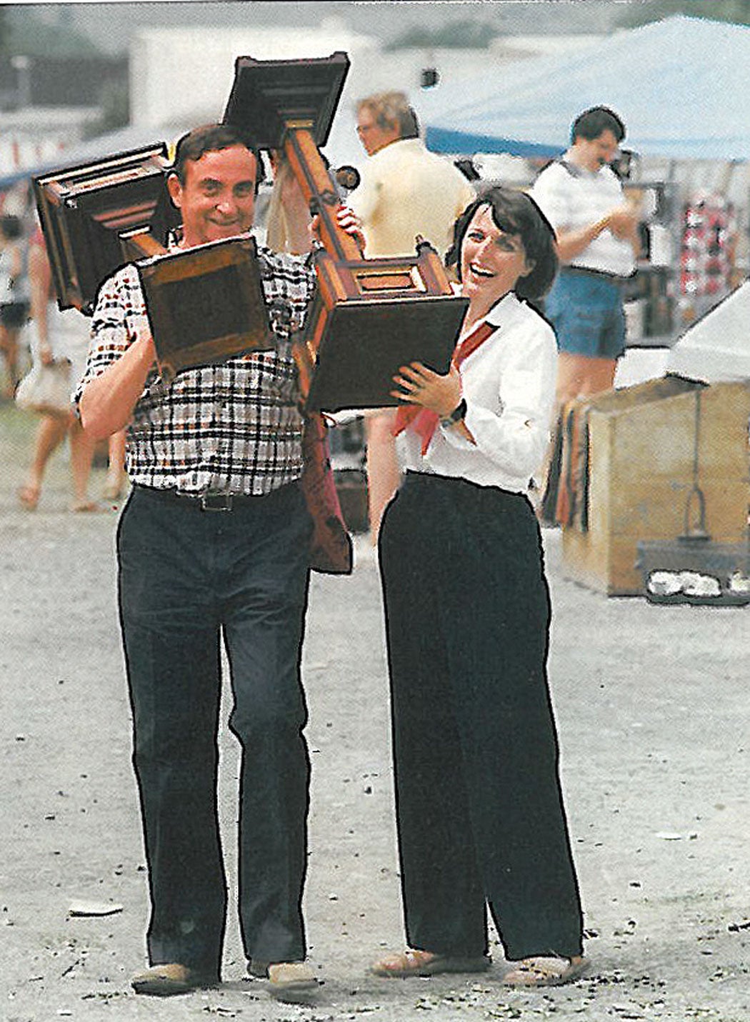 kovel-1980-tr-victorian-pedestalsralph-and-terry-kovel-copy.jpg