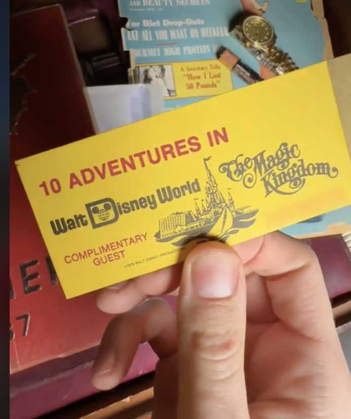 disney-bookletweb.jpg