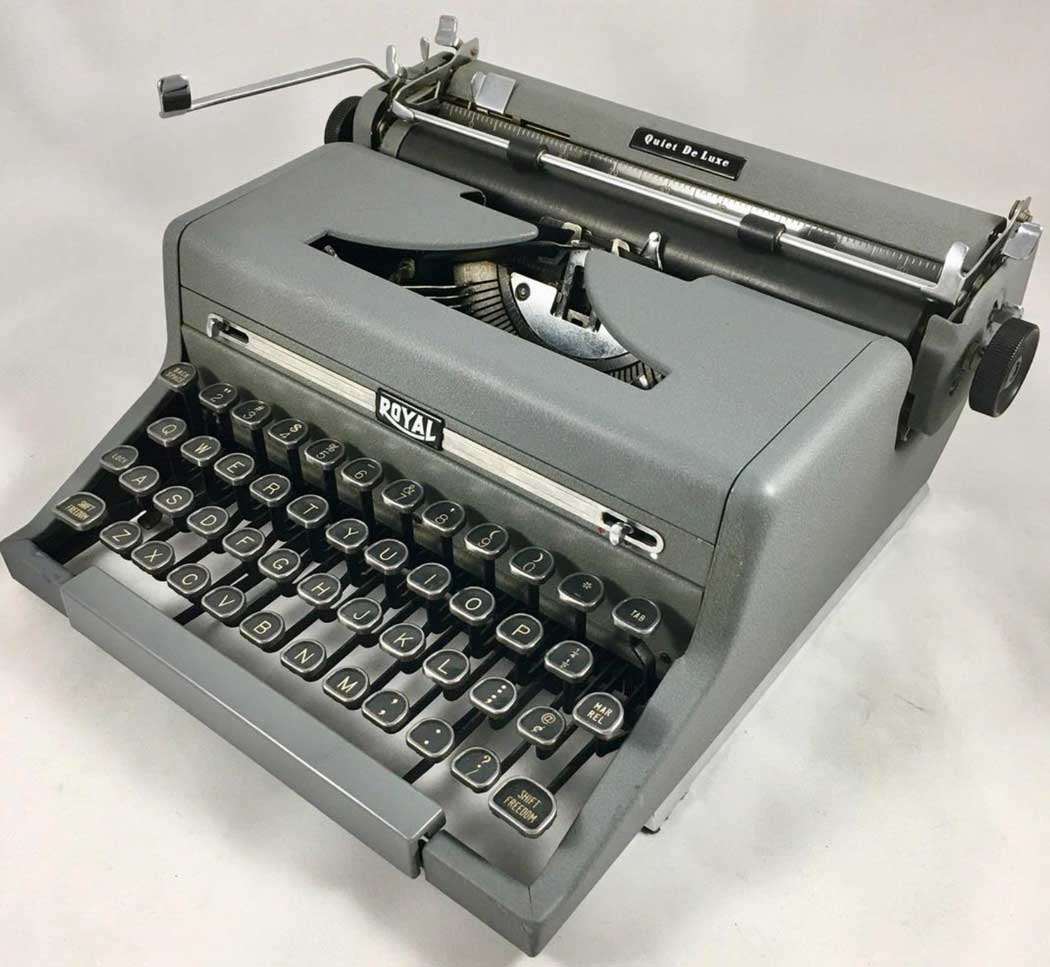 royal-quiet-deluxe-henry-dreyfuss.jpg