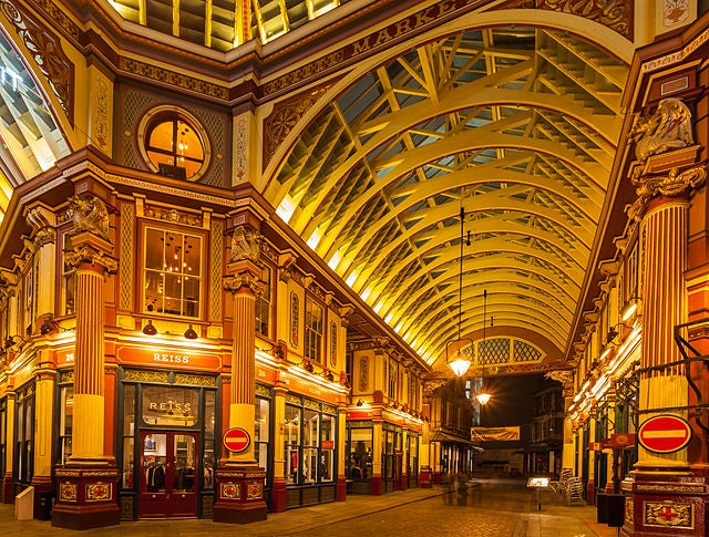 leadenhall-market-at-night.jpg