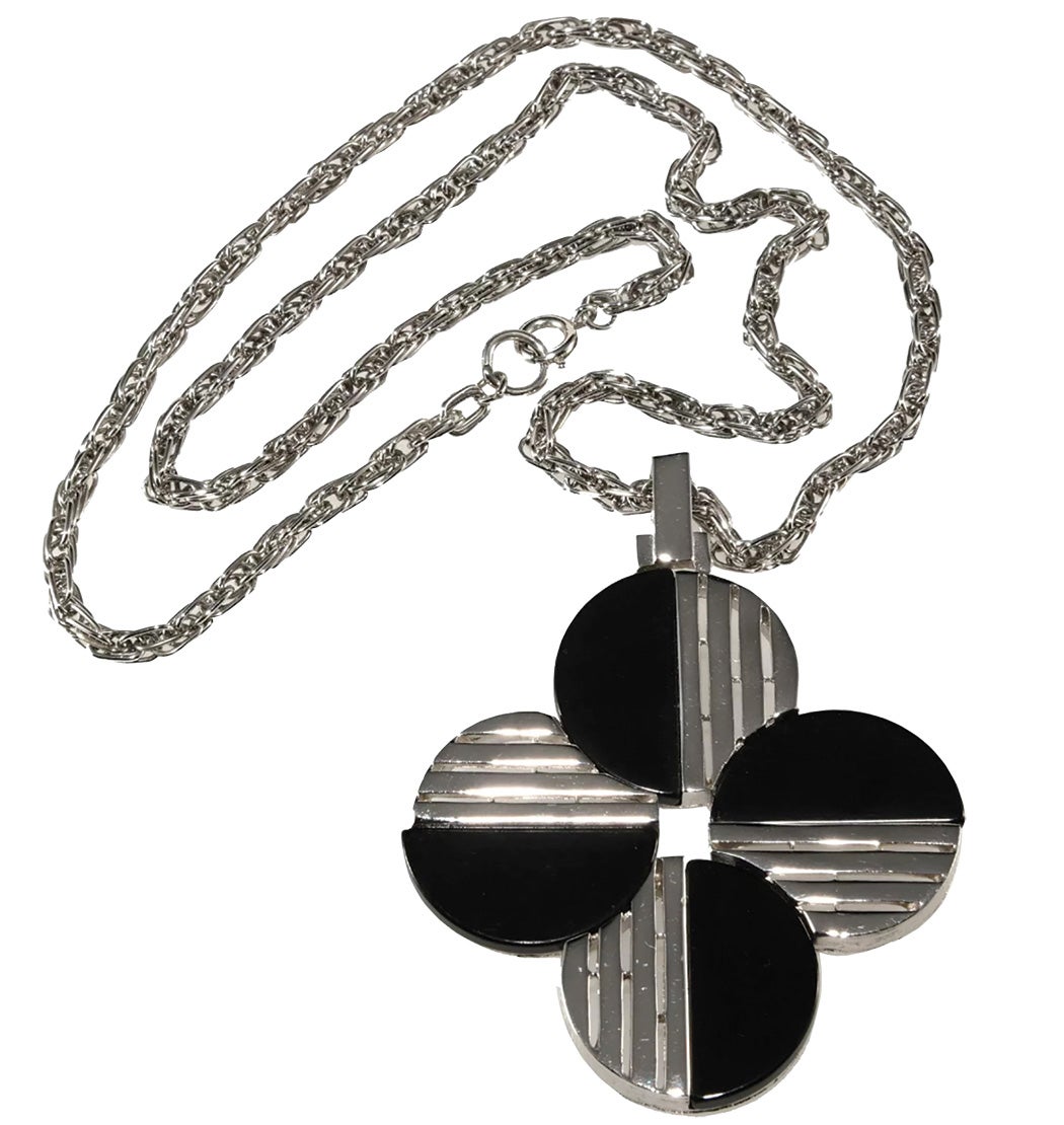 6trifariblackpendant.jpg