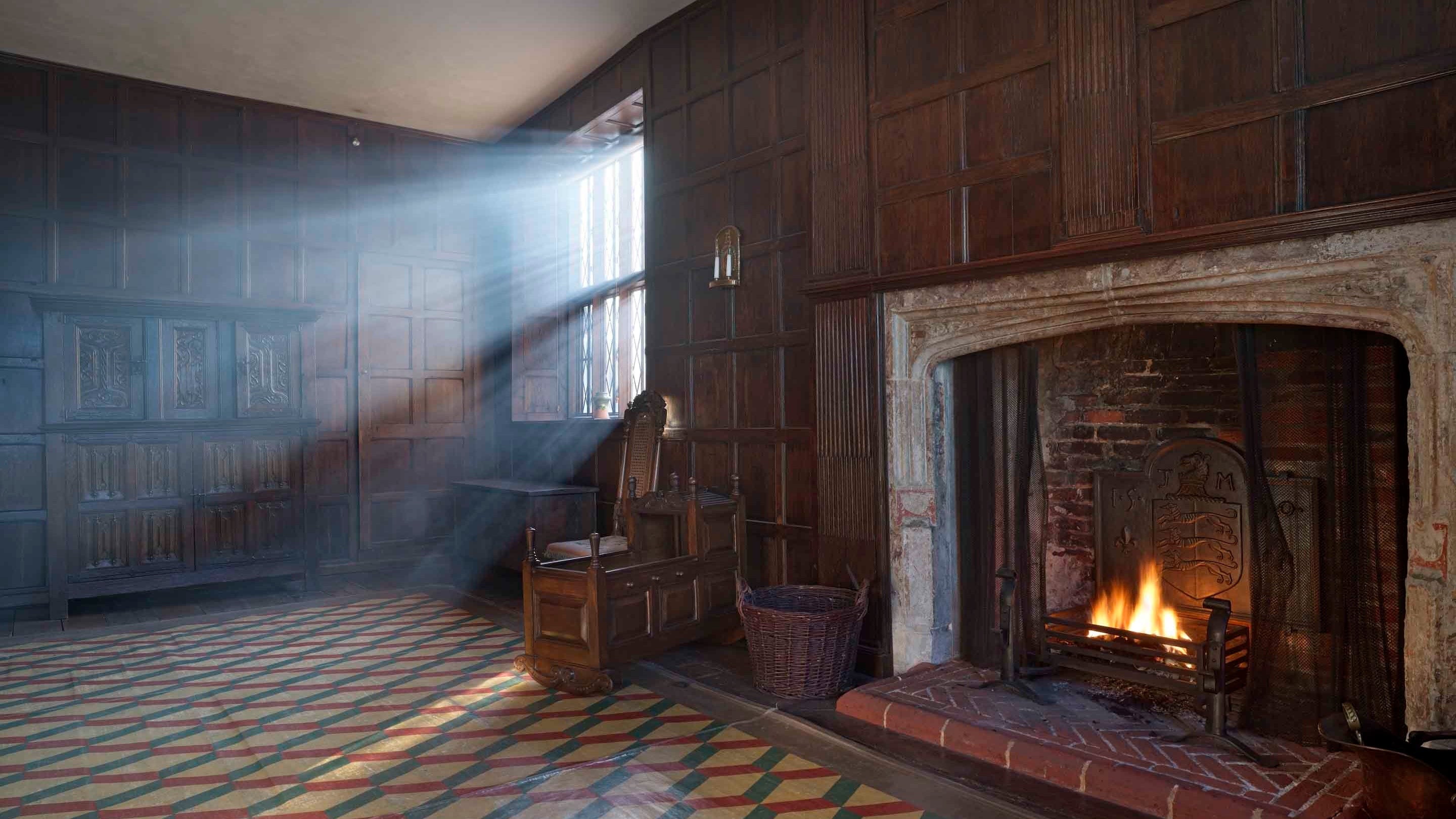 little-chamber-sutton-house-london.jpg