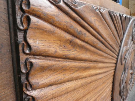 linenfold-panelling-effect-on-large-hand-carved-panel.jpg