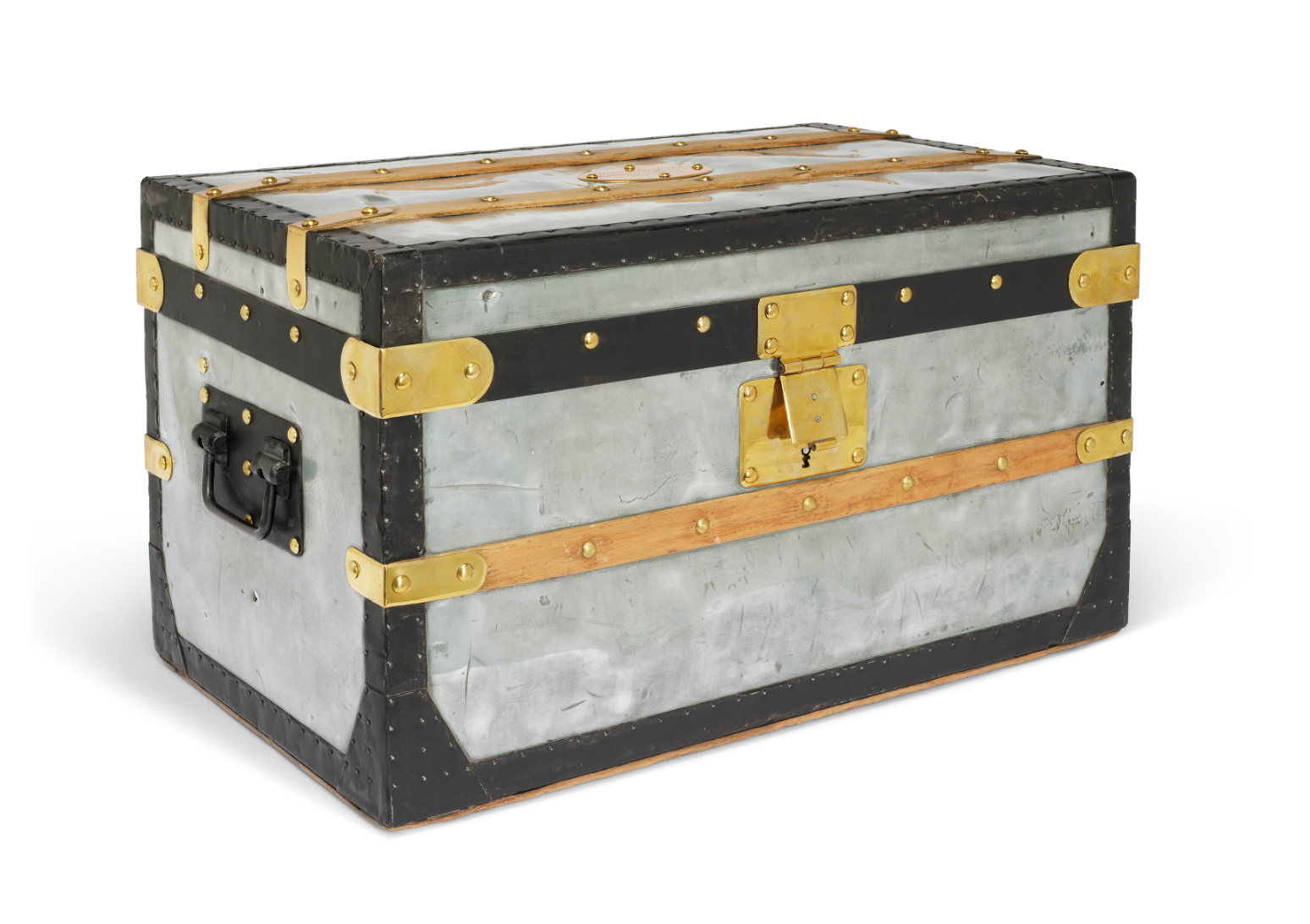 hermetic-zinc-explorer-trunk.png