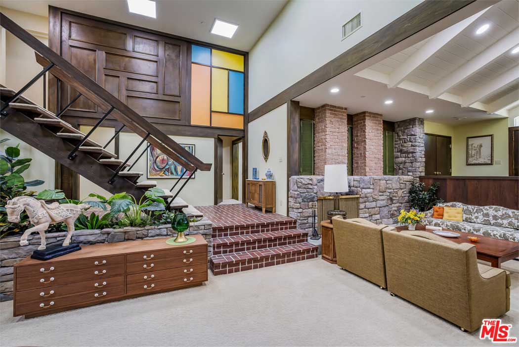 brady-bunch-house-interiorweb.jpg