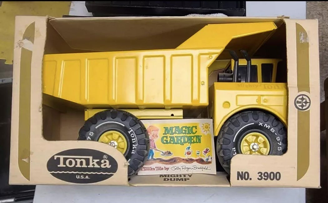 mighty-tonka-dump-truck-1965.jpg