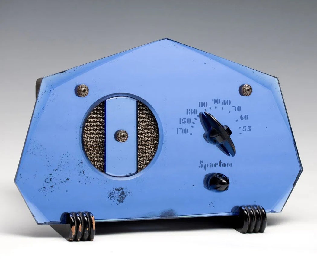 radio8_web.jpg